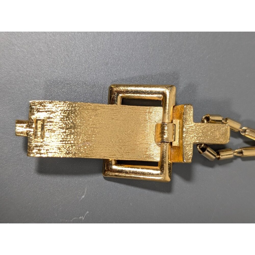 VTG Crown Trifari Textured Polished Belt Buckle Pendant‎ Necklace 17 in MCM - Picture 9 of 10
